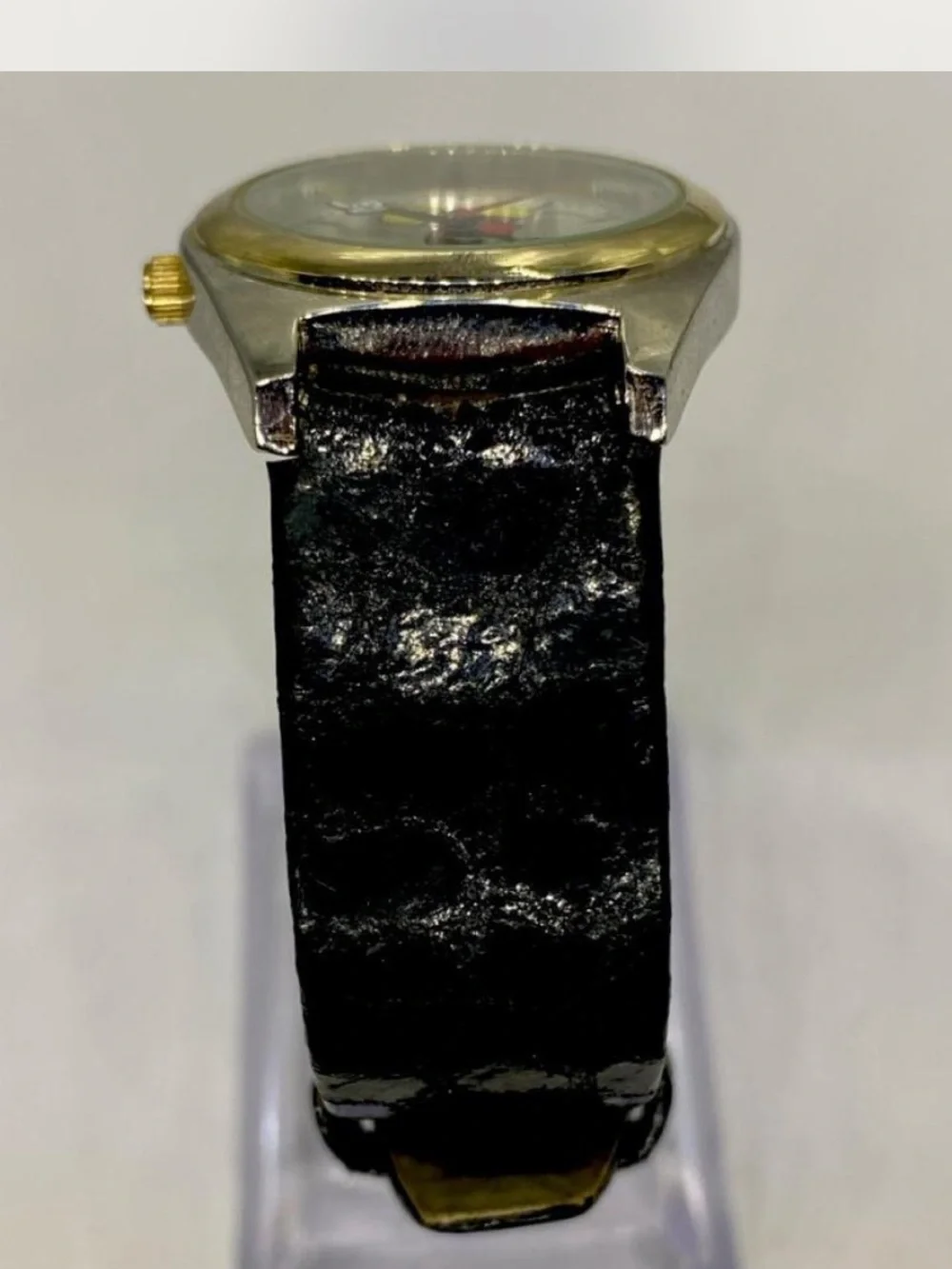 Disney *** Mickey Mouse Character Wristwatch - Gold/ silver & Black” Collectors